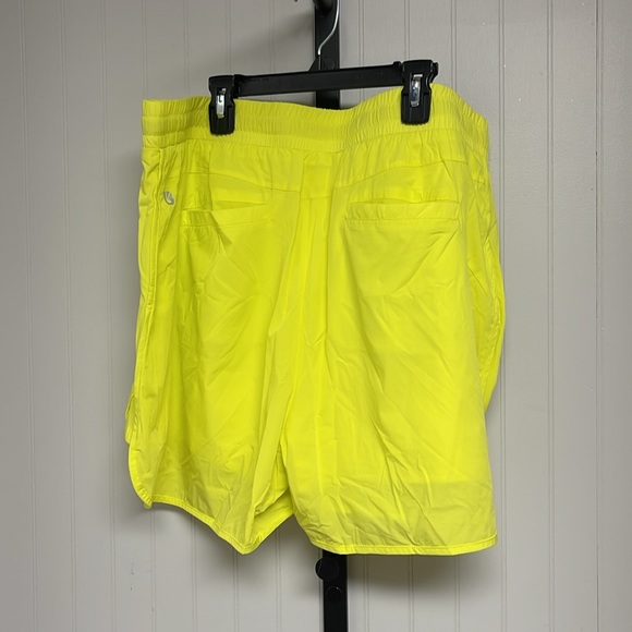 NWT Buffbunny Flo shorts - Picture 4 of 10